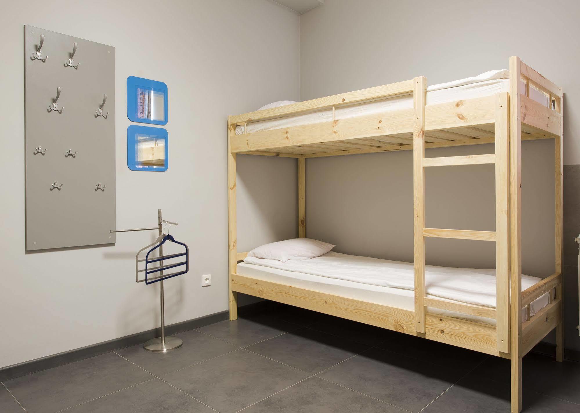 Hostel Siennicka Варшава Екстер'єр фото