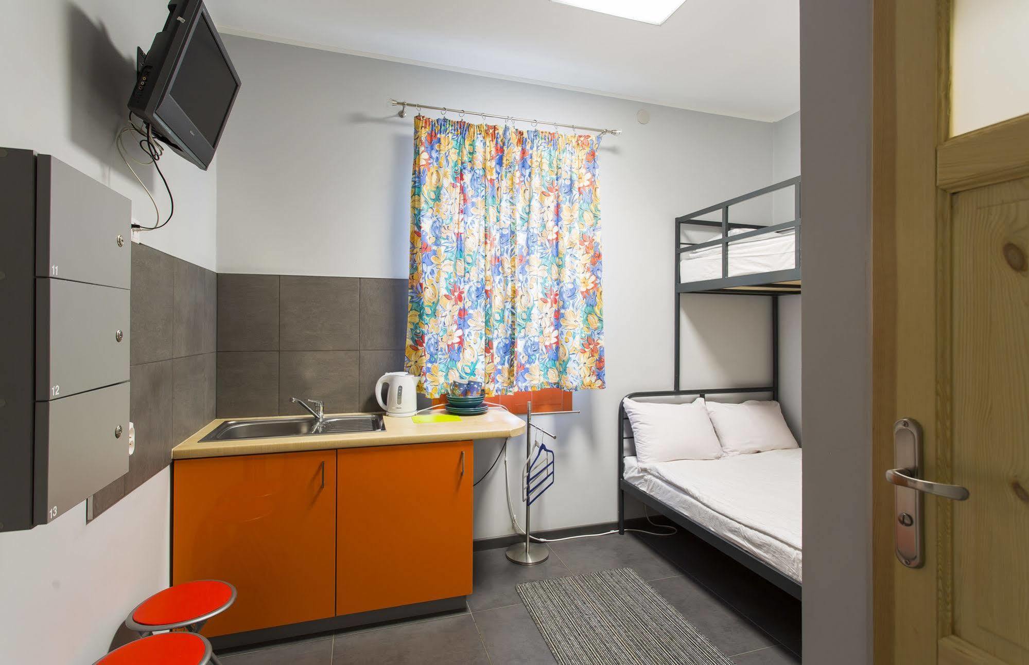 Hostel Siennicka Варшава Екстер'єр фото